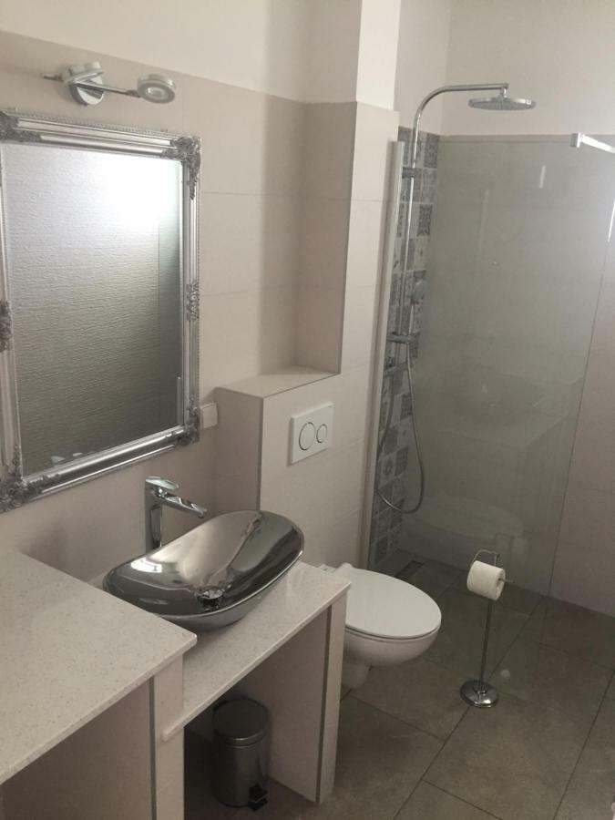 Seahouse H.A.W.K. Apartment Pisak Bagian luar foto
